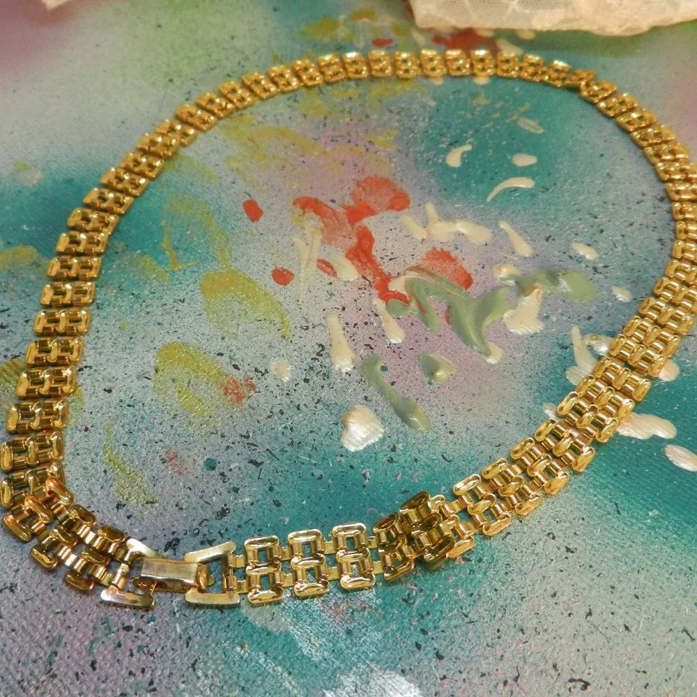 VTG gold metal chain necklace basketweave gold tone chunky link metallic choker